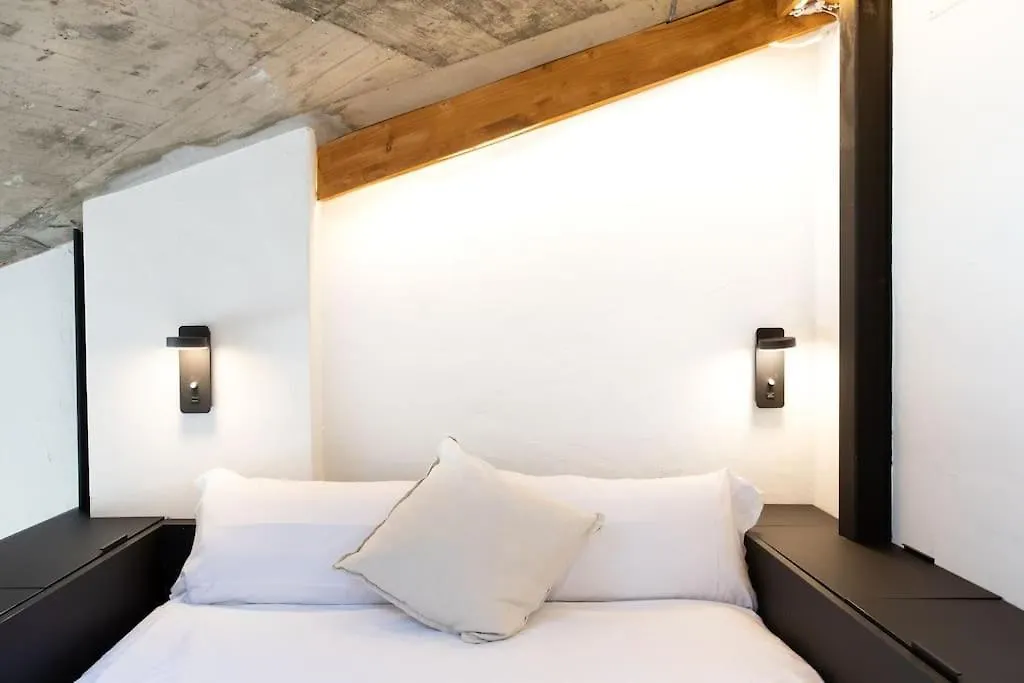 Cozy And Stylish Apartment Next To The Center 1.C2 مالقة