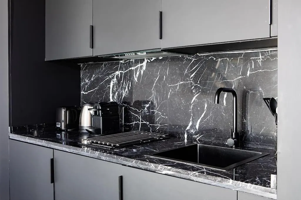 Cozy And Stylish Apartment Next To The Center 1.C2 مالقة